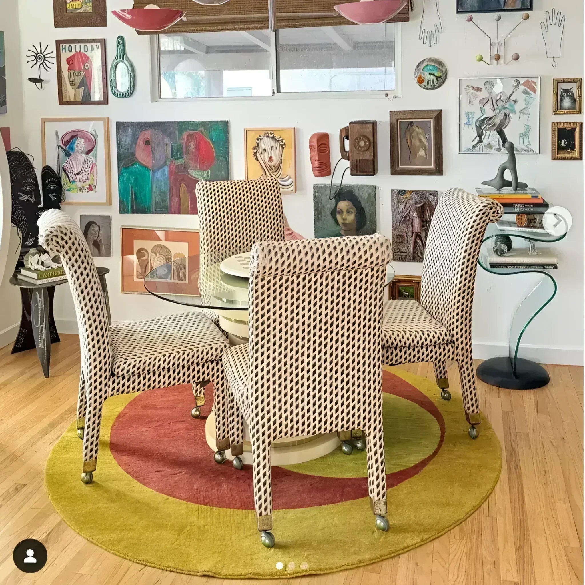 Round Hand Knotted Rugs