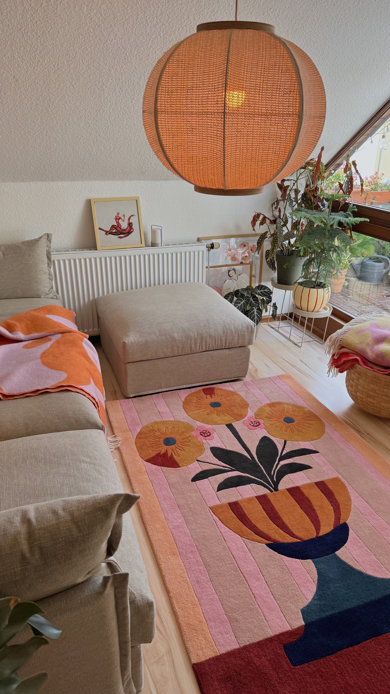 Floral Chalice Hand Tufted Wool Rug