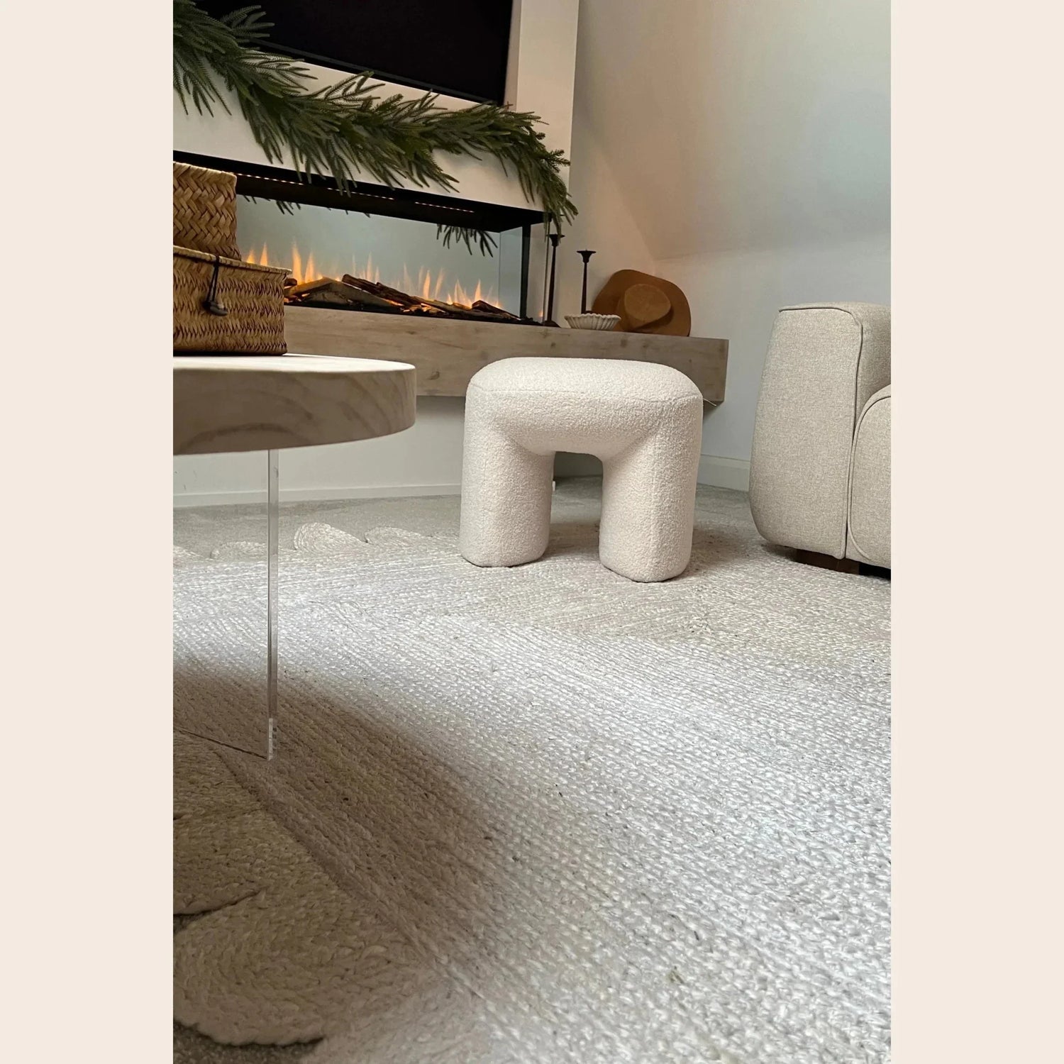 Handmade Scalloped Jute Rug - White Washed